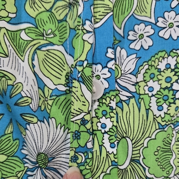 Foxcroft 100% Cotton Wrinkle Free Shaped Fit Blue Green Floral Button-Up Shirt - Picture 5 of 8